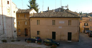 Il sabato del villaggio di Giacomo Leopardi: testo, parafrasi e figure retoriche