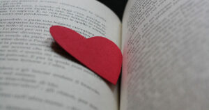 Le più belle frasi di San Valentino tratte dai libri