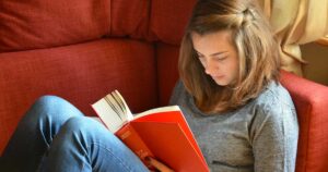 L’importanza della lettura lenta nel tempo della fretta