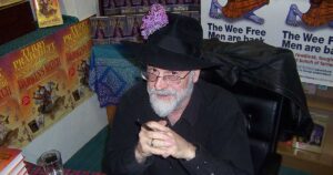Wear the Lilac Day, indossa un rametto di lillà per ricordare Terry Pratchett
