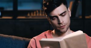 Libri che fanno riflettere: una selezione di sei titoli imperdibili