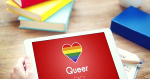 Un lungo viaggio nel canone queer: storie, omissioni, riscoperte